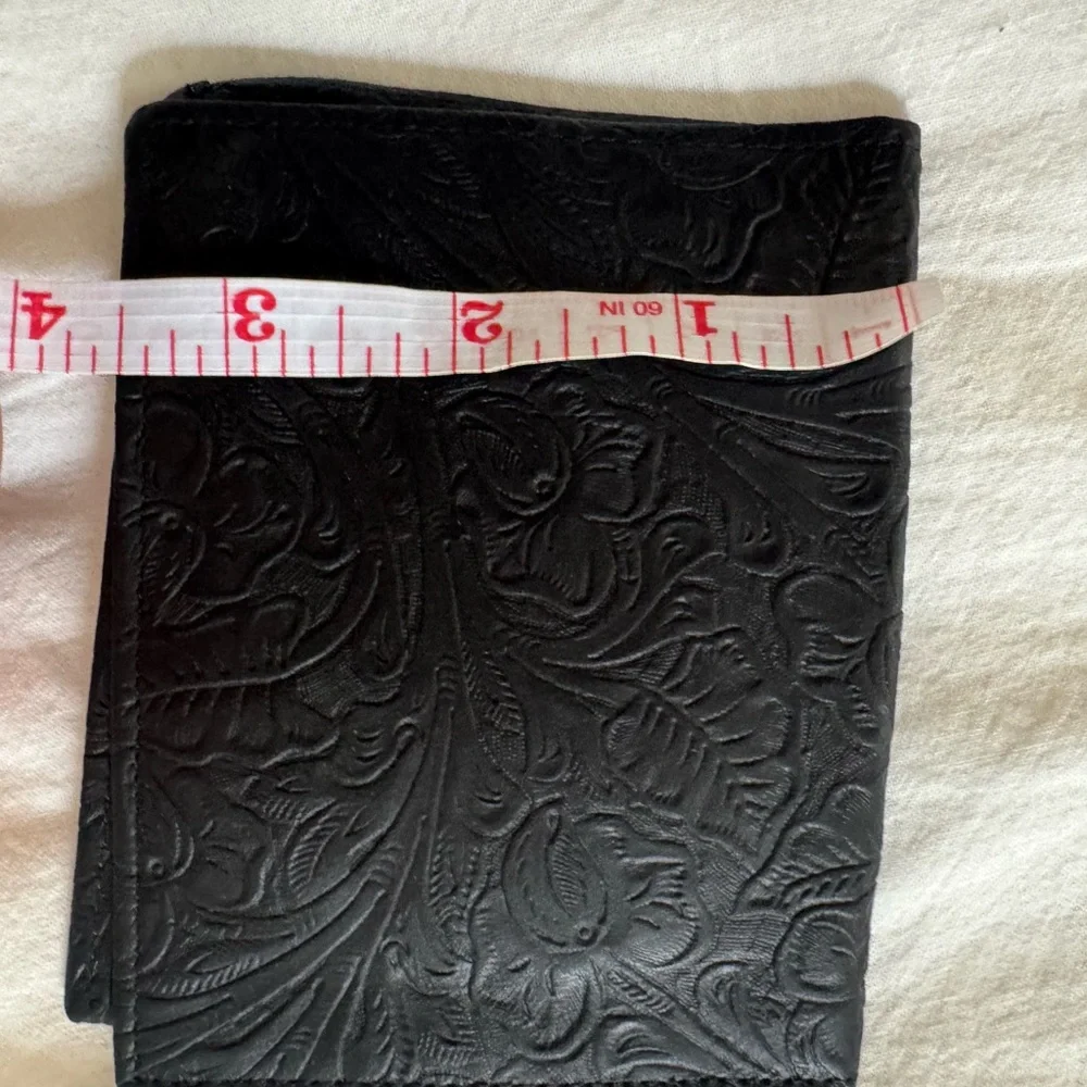 Black Genuine Leather Men’s Wallet + Money Clip
